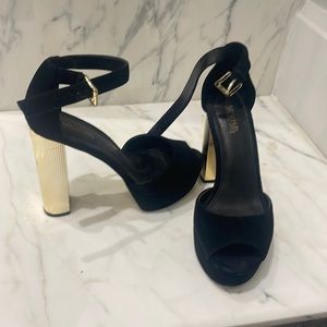 SEXY GOLD AND BLACK MICHAEL KORS